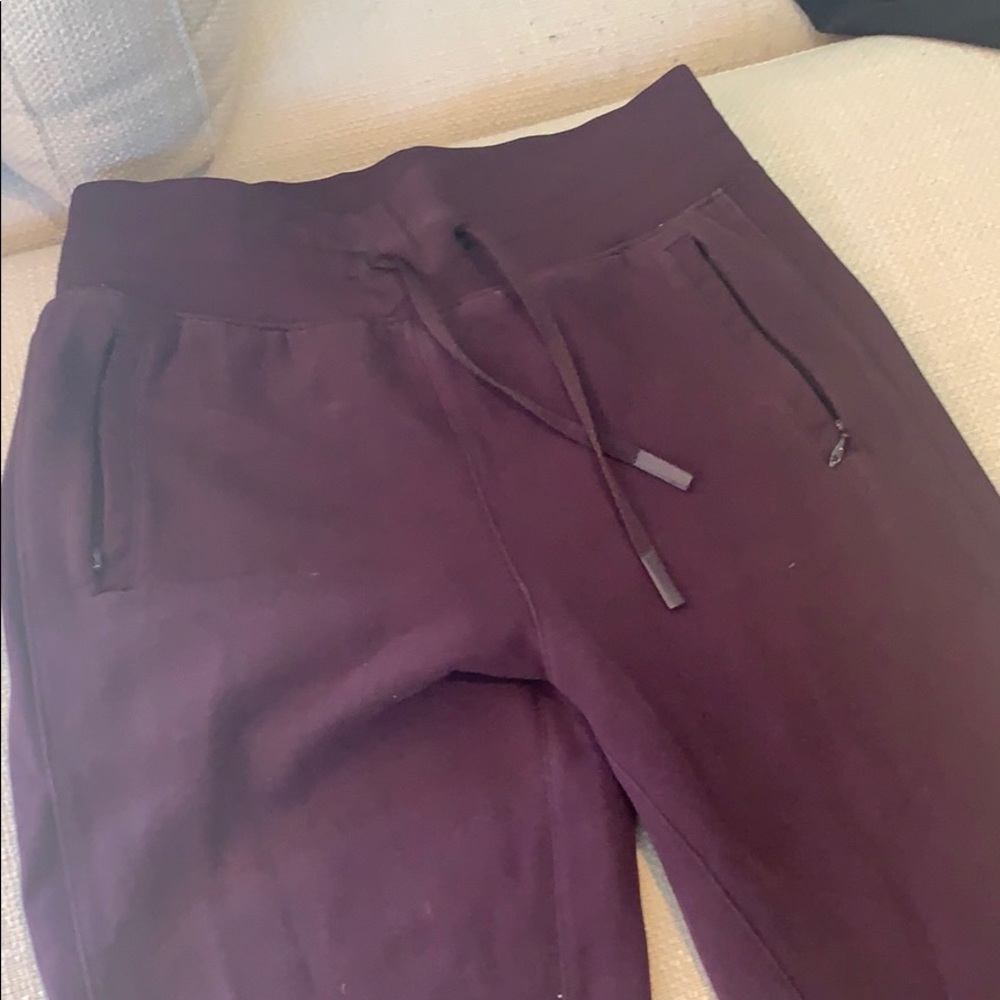 Women’s lululemon sweatpants joggers size 4 small